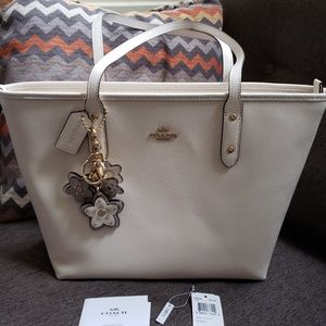 Brand new Coach City Zip Tote Mary $400